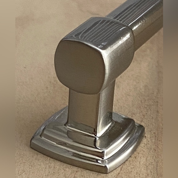 Drawer poles, drawer hardware set of 2 by Liberty, Weber satin nickel finish - Picture 13 of 13